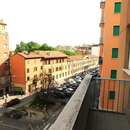 Centre, Living In Lame