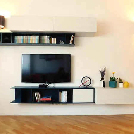 Centre, Living In Lame Appartement