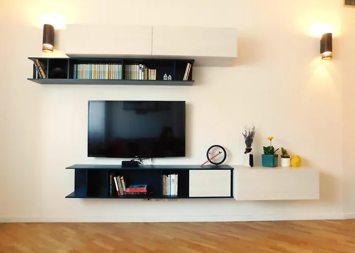 Centre, Living In Lame Lägenhet