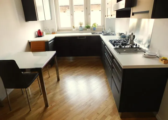 Centre, Living In Lame Lägenhet