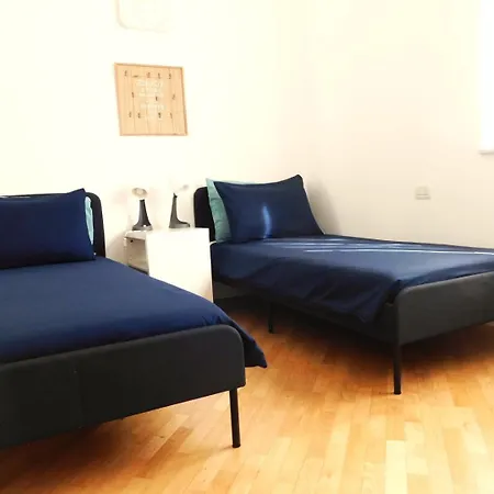 아파트 Centre, Living In Lame *