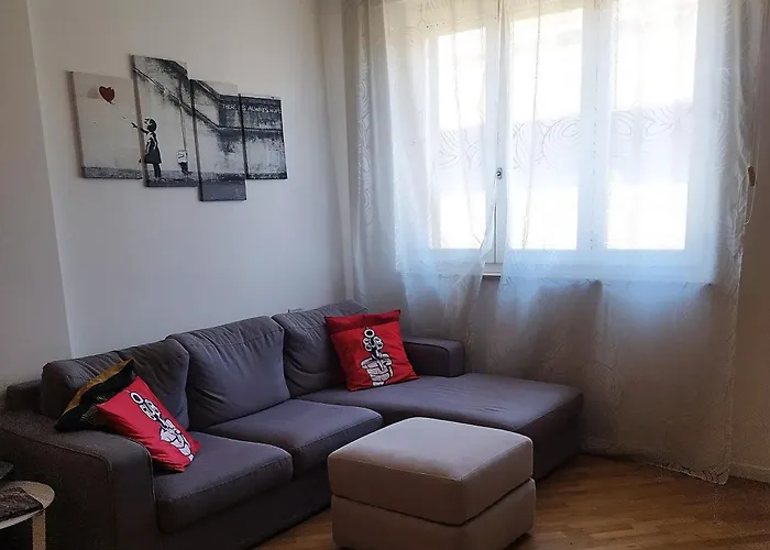 아파트 Centre, Living In Lame *